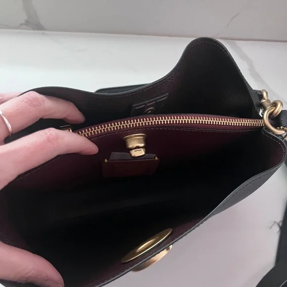 Coach Willow Shoulder Bag Black Pebble Leather Turnlock Matte Gold + Strap - Picture 8 of 16